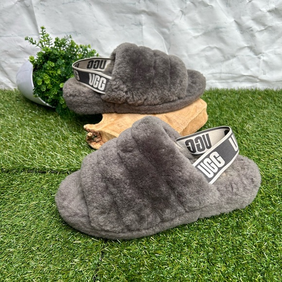 UGG🍂🍁Fluff Yeah grey slippers women Size 6 gently used - Picture 4 of 14